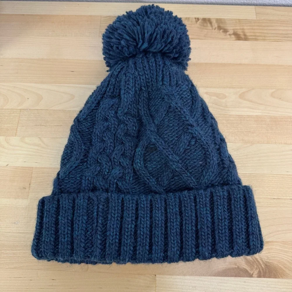 Dunnes Stores Teal Blue Cable Knit Pom Beanie Fleece Lined Mountain Patch OS